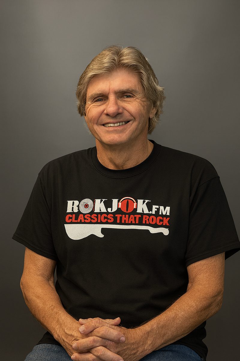 Roger WWW Garrett in a RokJok.FM T-shirt